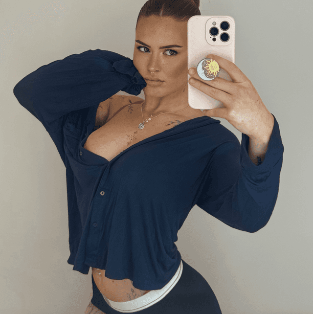 Shannon Maria Fanvue Model