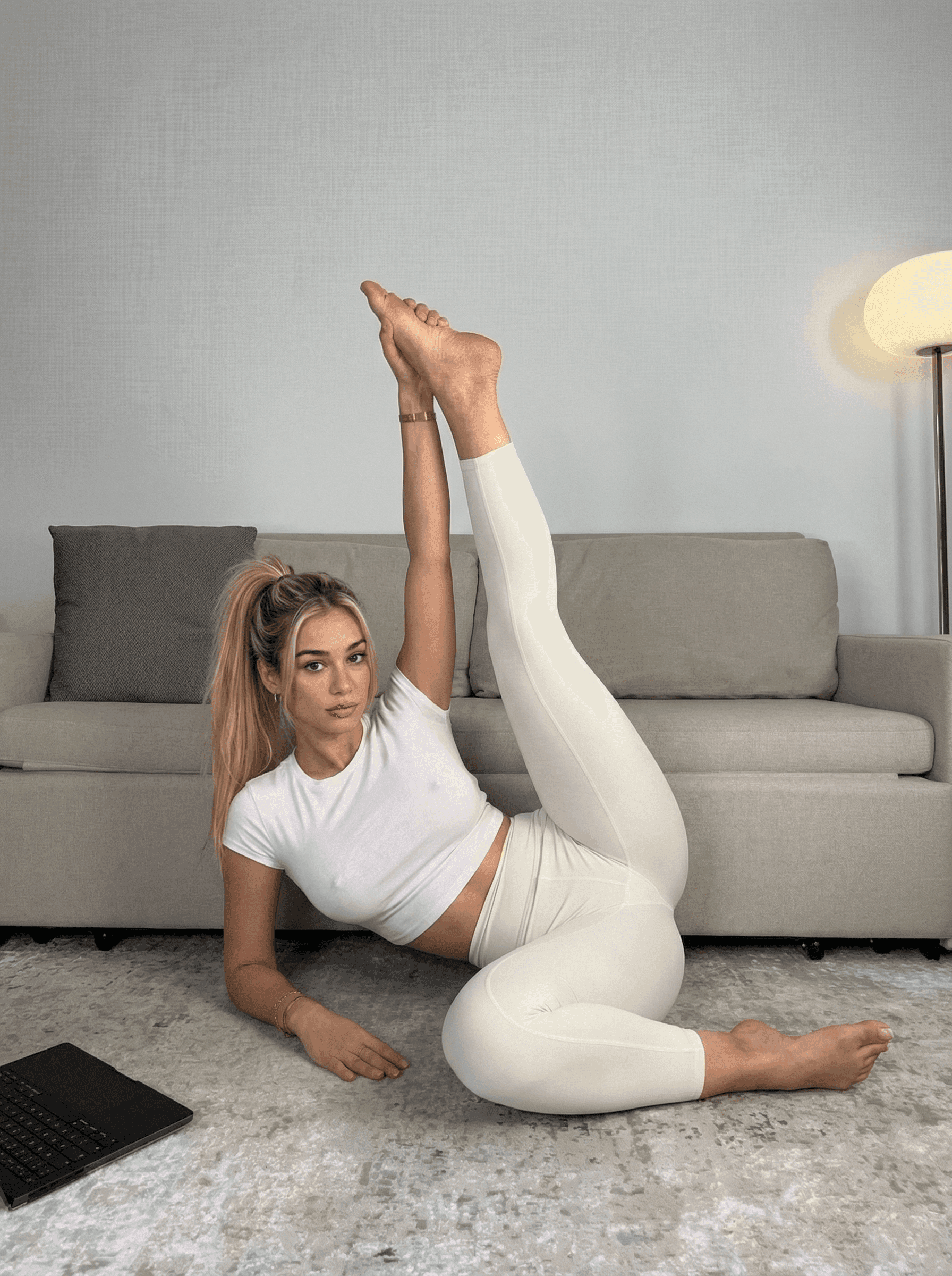 Leah 💜 Fanvue Model