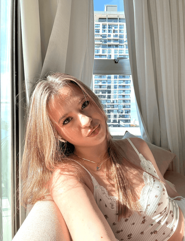 Nora Babe 💕 Fanvue Model