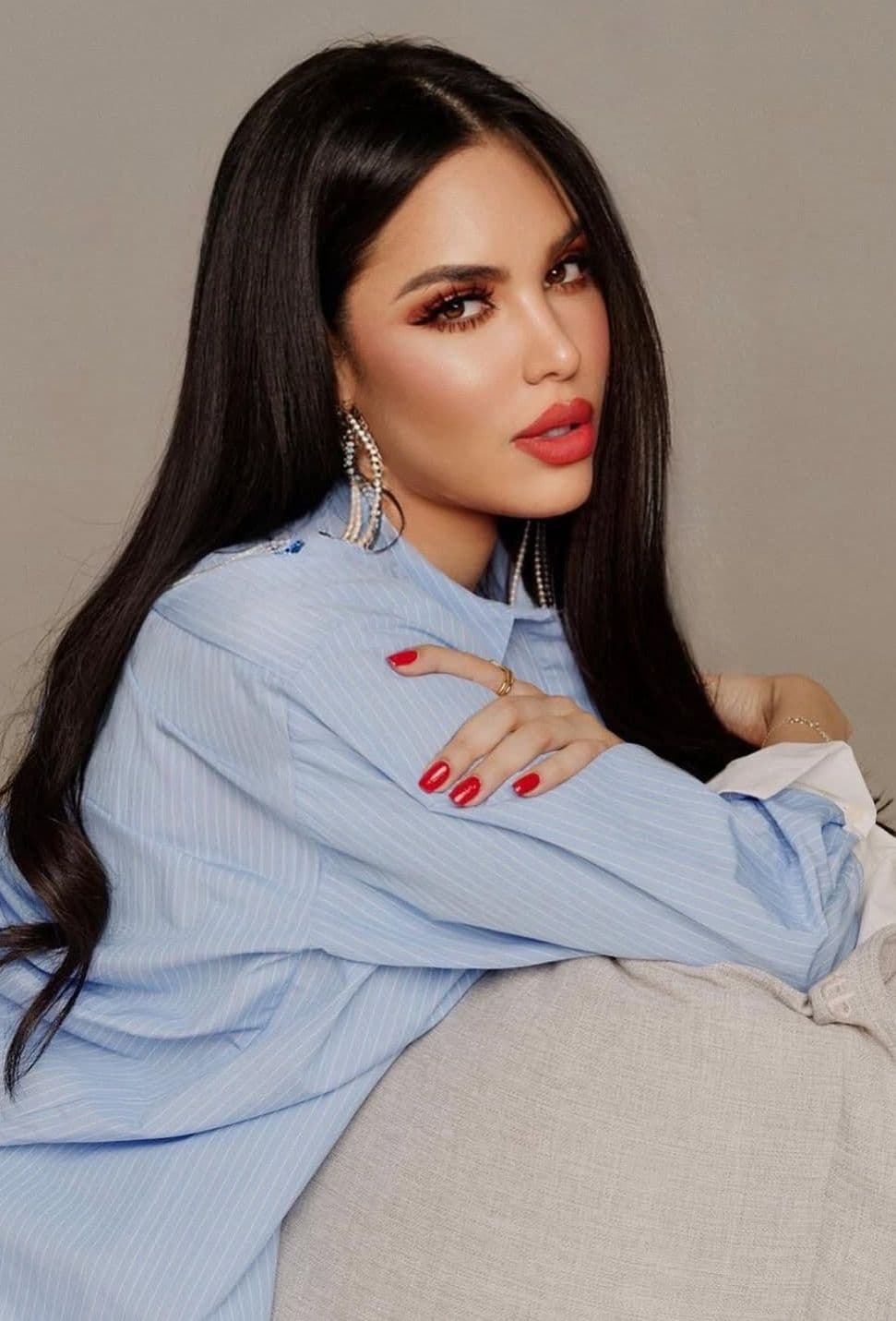 Caroplanchart Fanvue Model